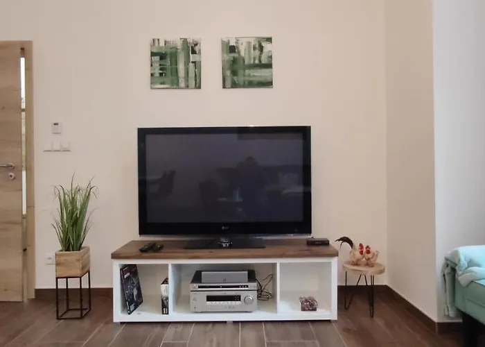 Novy V Klidu Jizerek شقة Smržovka